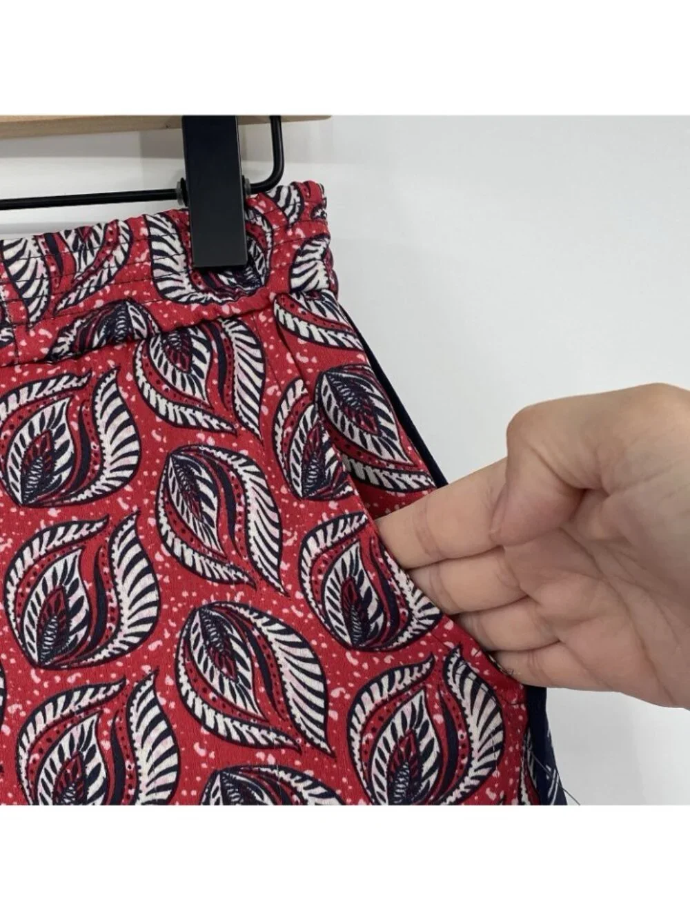 ETT:TWA Anthropologie Women's XS Pants Pull On Ankle Red Paisley Motif Boho